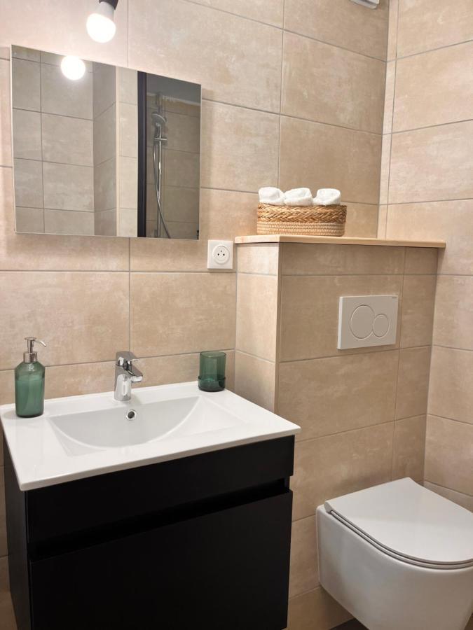 Appartement 2 Chambres Avec Parking Pontarlier Exterior photo